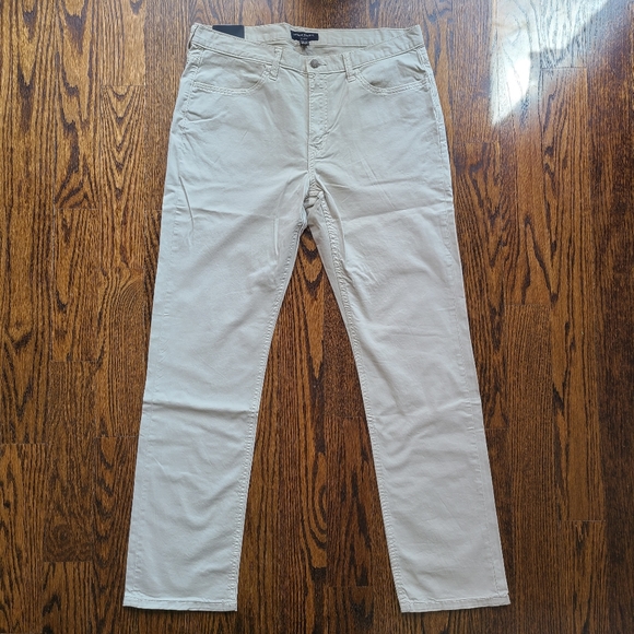 Banana Republic - Chino Beige - Slim - Picture 2 of 6